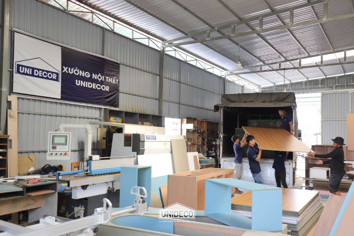 Một xưởng sản xuất nội thất hiện đại là lợi thế lớn khi chọn công ty thiết kế thi công nội thất