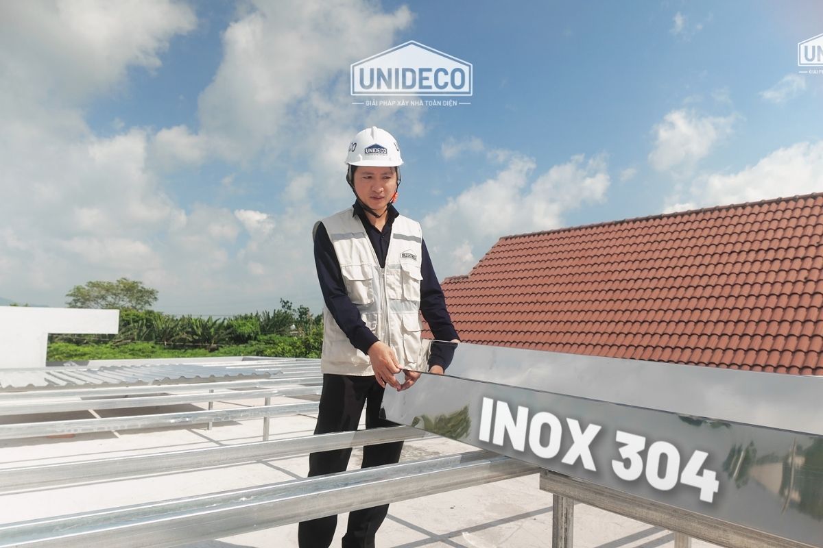 Máng xối inox thu hồi nước, ngăn mưa tiếp xúc sàn bê tông