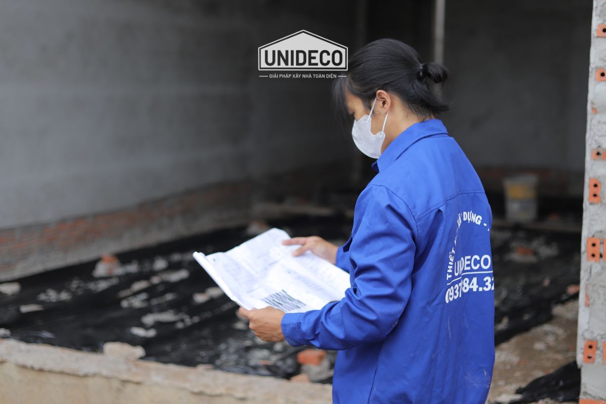 Một người thợ xây giỏi cần có kỹ năng đọc và hiểu bản vẽ kỹ thuật để đảm bảo thi công chính xác.